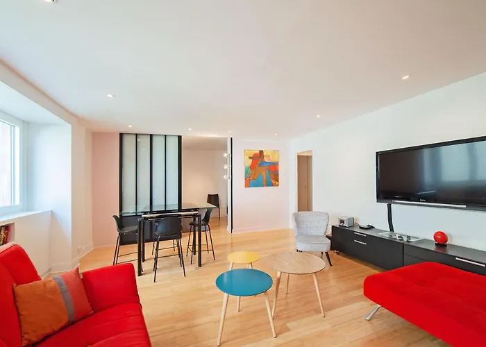 Large Pleasant Studio Alcove In Center
