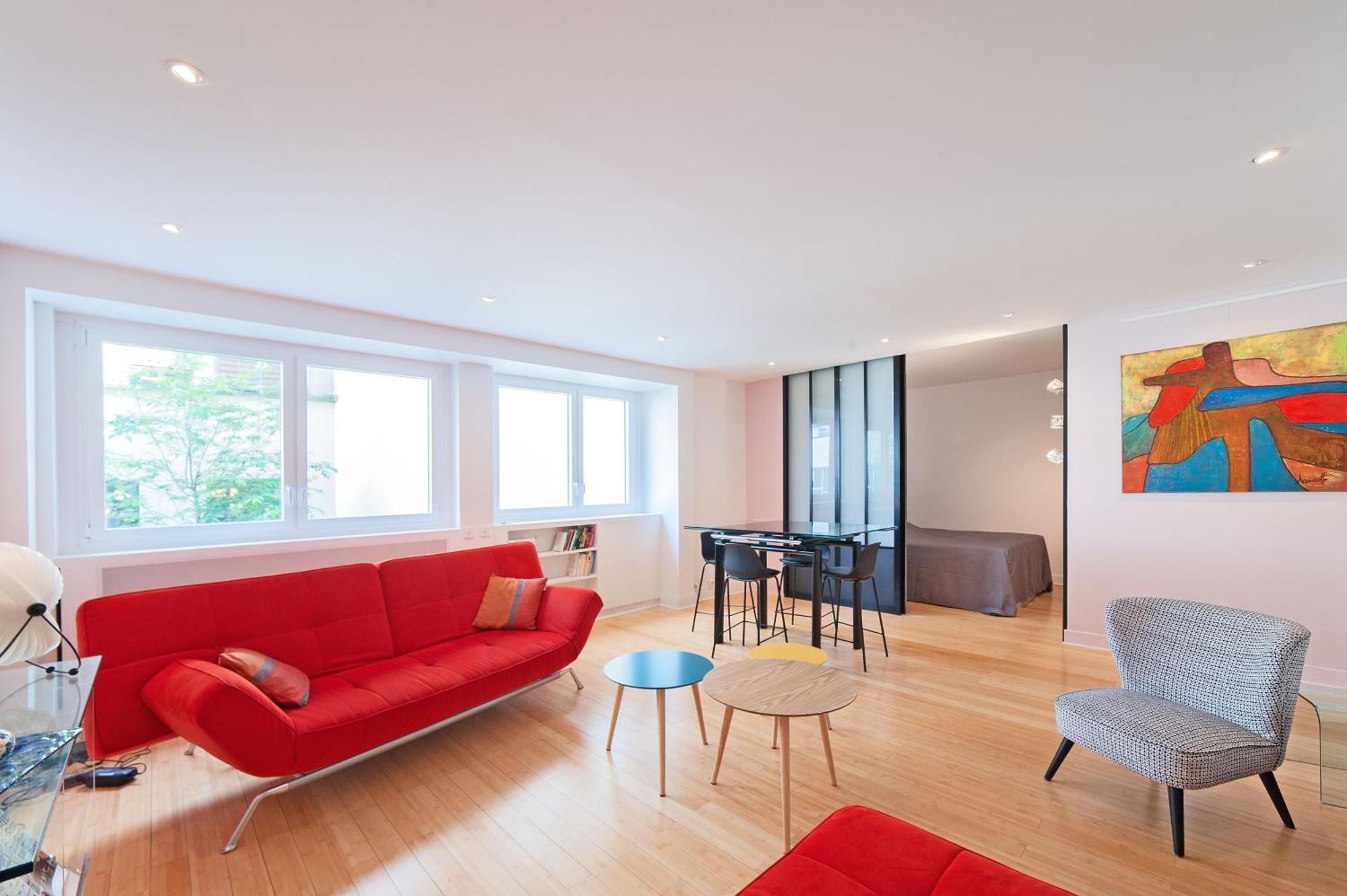 Large Pleasant Alcove In Center * Paris