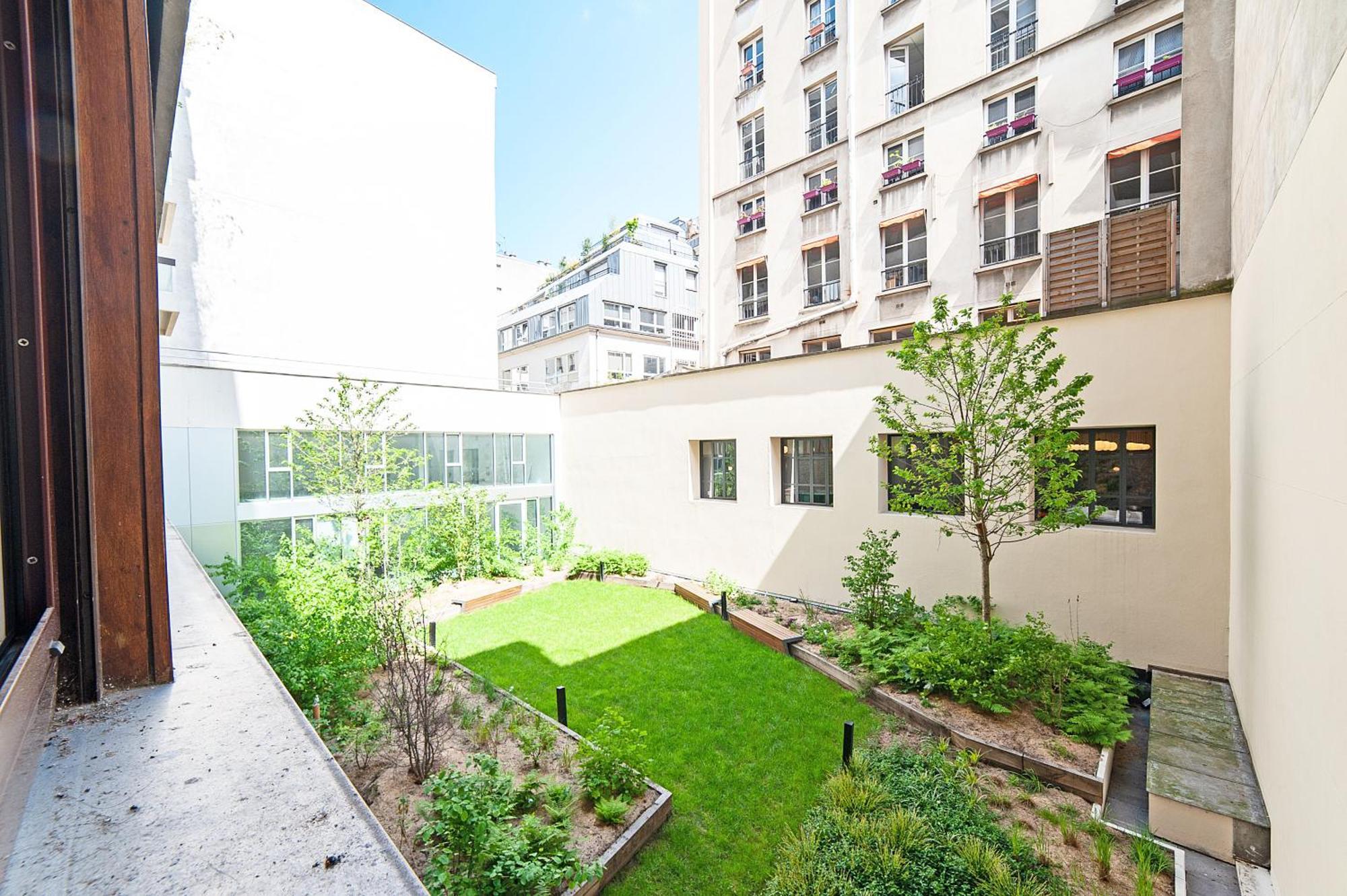 Apartment Large Pleasant Alcove In Center Paris