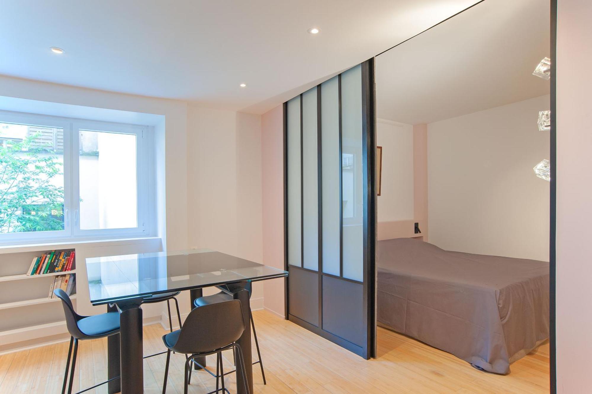 Large Pleasant Alcove In Center Apartment *